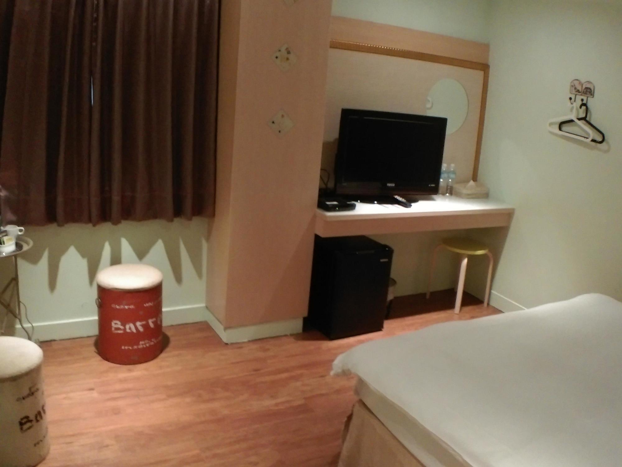 Wan Tai Hotel Цзяи Экстерьер фото